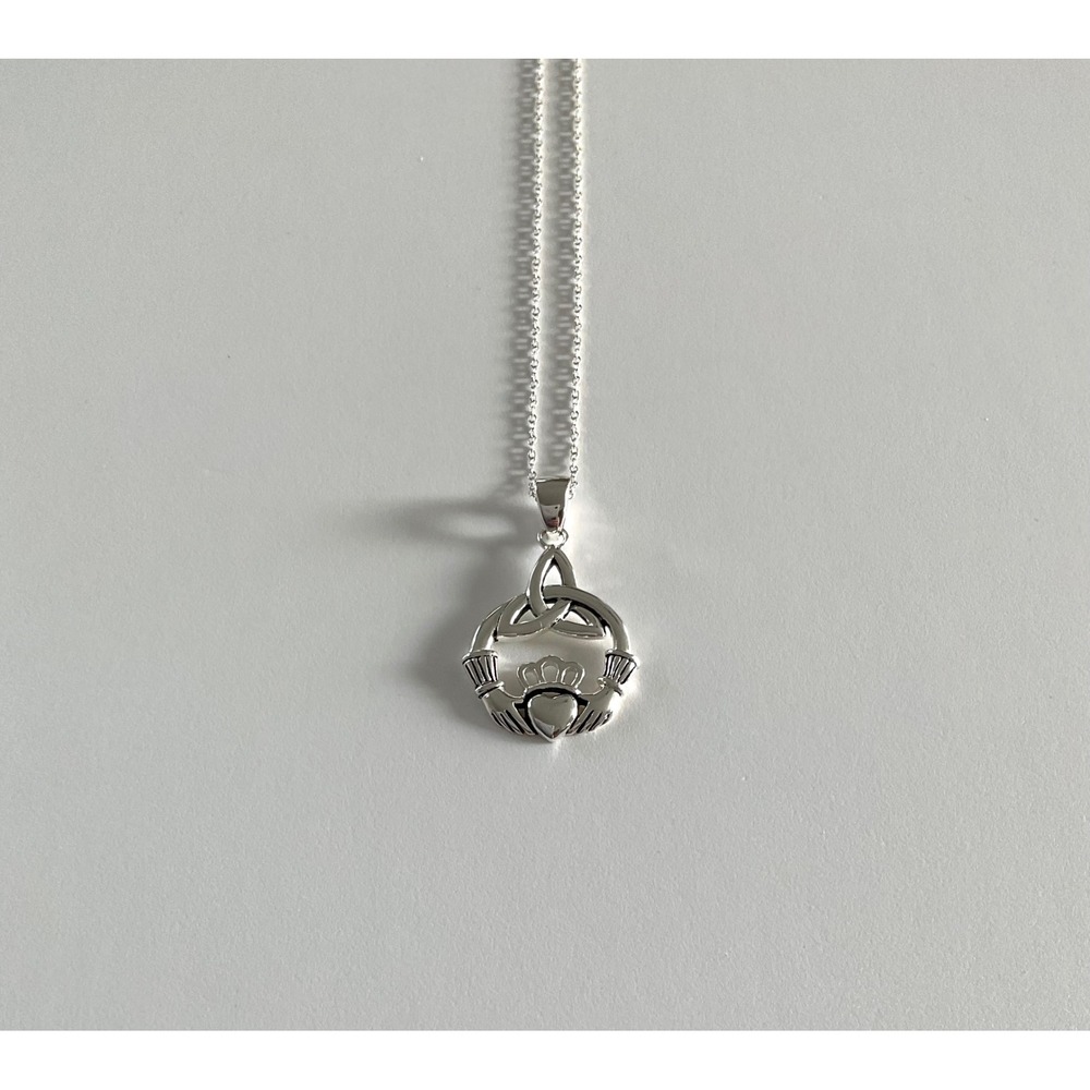 925 Marked Sterling Silver Irish‎ Claddagh Triquetra Pendant Necklace